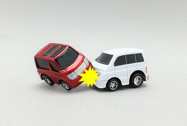 交通事故のミニチュア再現